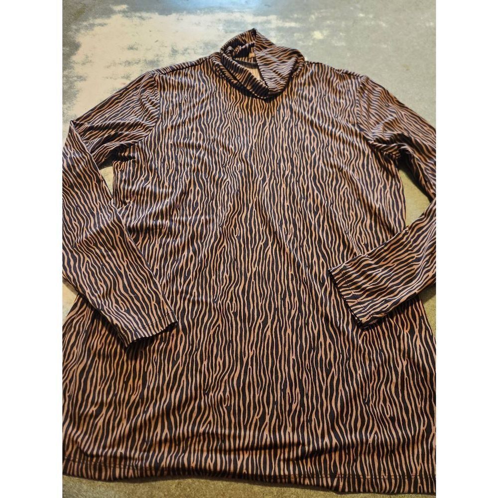 J. McLaughlin zebra print brown &black turtleneck top sz Large